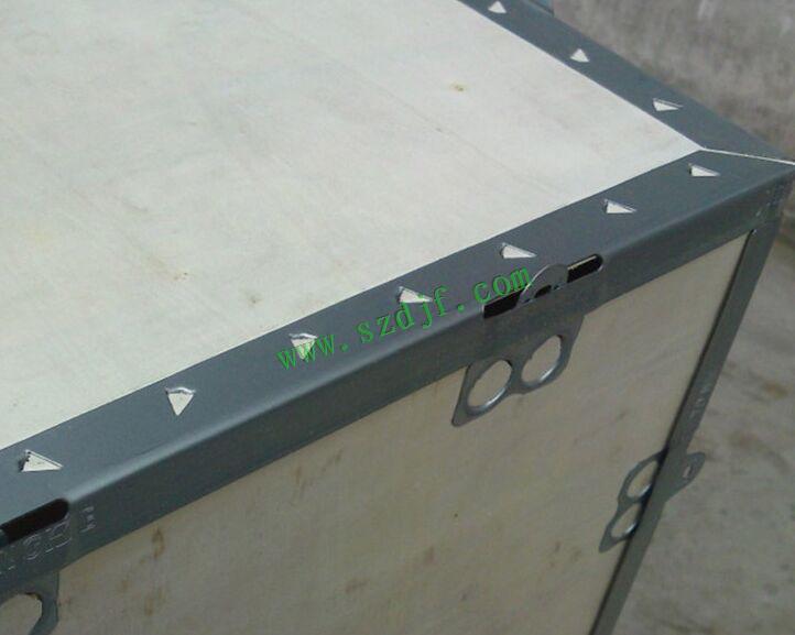 出口免檢鋼帶木箱角邊細(xì)節(jié) 出口免檢鋼帶木箱角邊細(xì)節(jié)